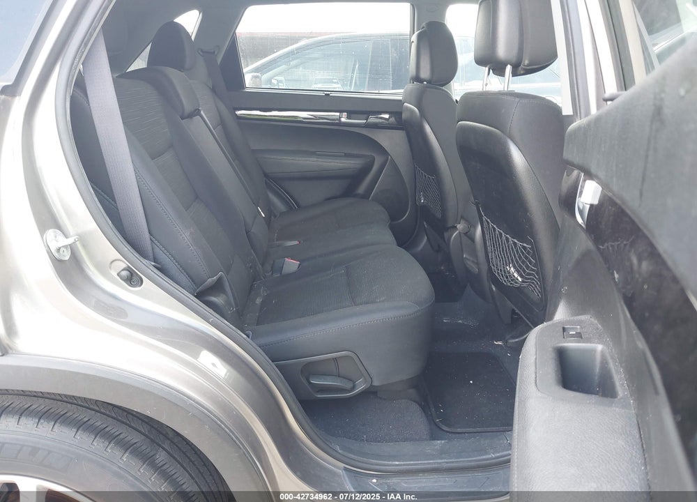 2014 KIA SORENTO VIN: 5XYKTCA60EG476920