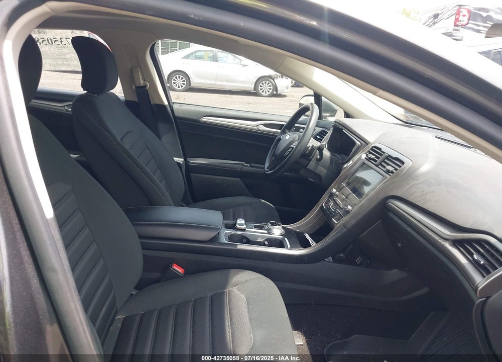 2019 FORD FUSION VIN: 3FA6P0T99KR101658