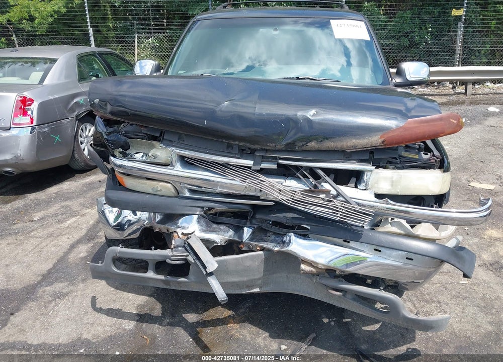 2000 CHEVROLET SUBURBAN 1500 LT VIN: 3GNFK16T7YG126026