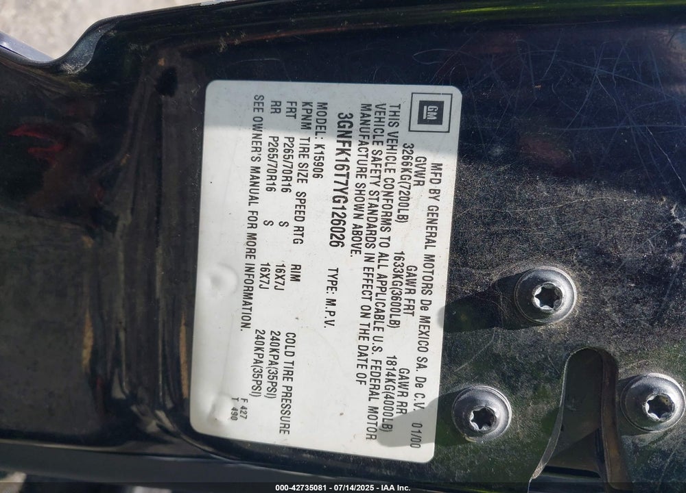 2000 CHEVROLET SUBURBAN 1500 LT VIN: 3GNFK16T7YG126026