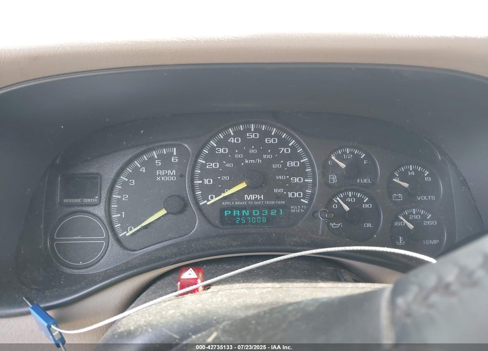 2001 CHEVROLET TAHOE LT VIN: 1GNEC13T81J158131