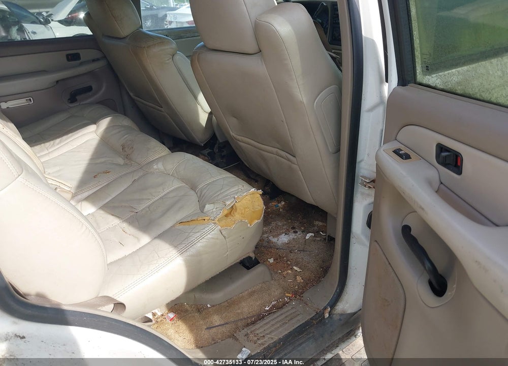 2001 CHEVROLET TAHOE LT VIN: 1GNEC13T81J158131