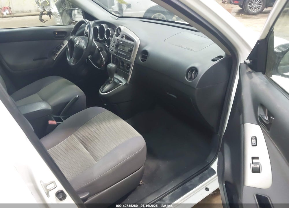 2005 TOYOTA MATRIX VIN: 2T1KR32E15C464095