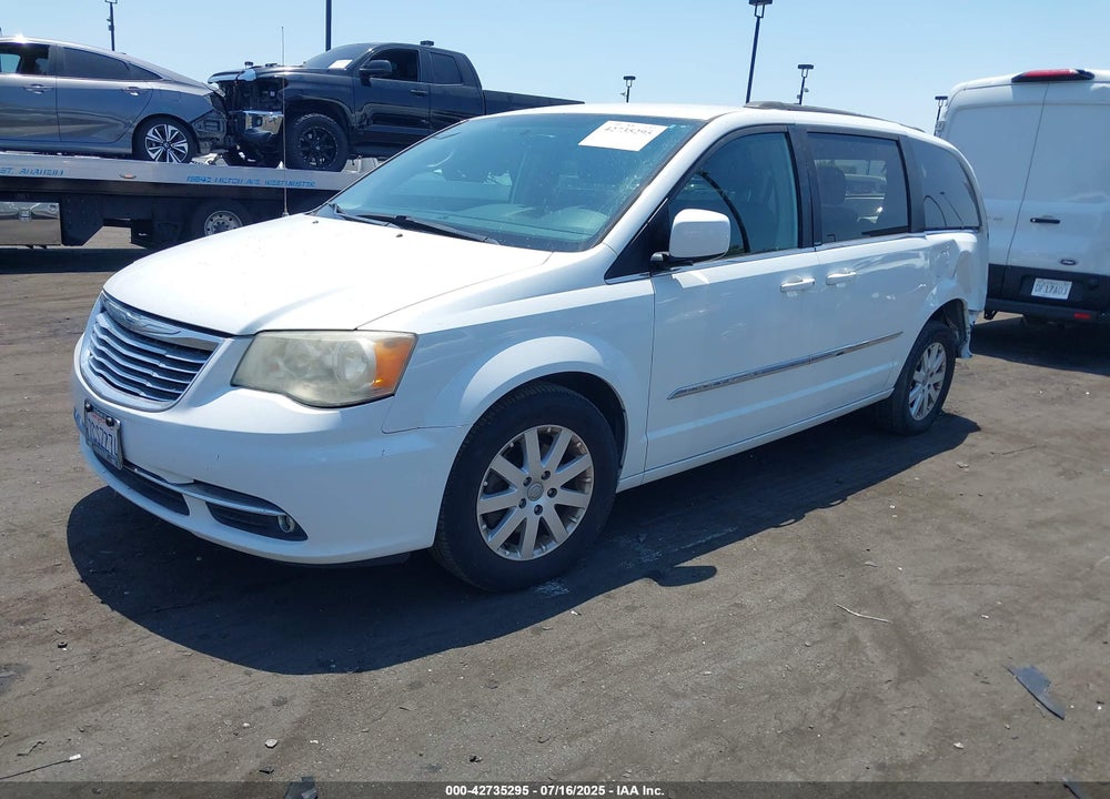 2014 CHRYSLER TOWN & COUNTRY VIN: 2C4RC1BG8ER211751