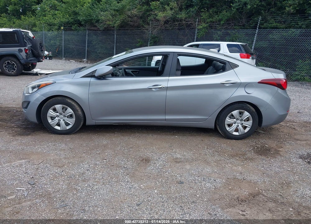 2016 HYUNDAI ELANTRA VIN: KMHDH4AE7GU543730