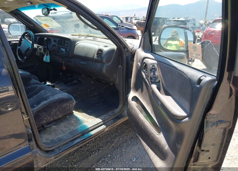 2000 DODGE DAKOTA SLT/SPORT VIN: 1B7GG2AN7YS793734