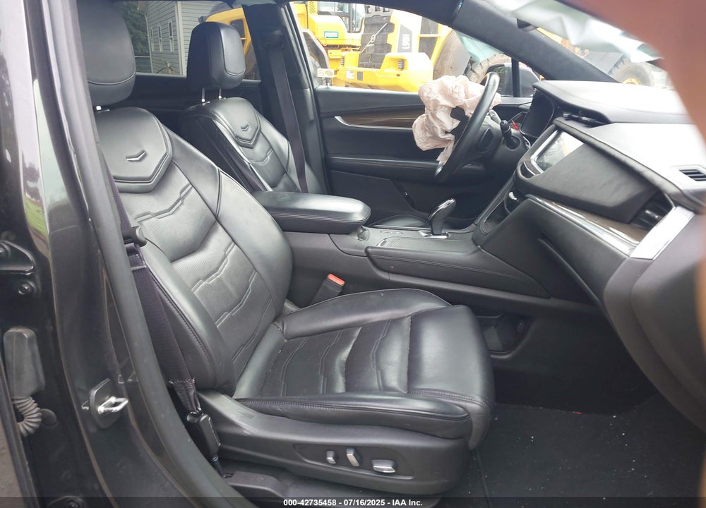2017 CADILLAC XT5 PLATINUM VIN: 1GYKNFRS6HZ152982