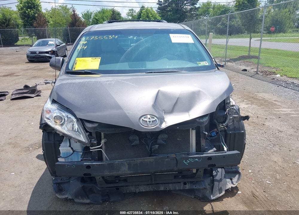 2014 TOYOTA SIENNA LE V6 8 PASSENGER VIN: 5TDKK3DC3ES435091
