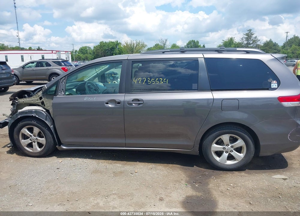 2014 TOYOTA SIENNA LE V6 8 PASSENGER VIN: 5TDKK3DC3ES435091
