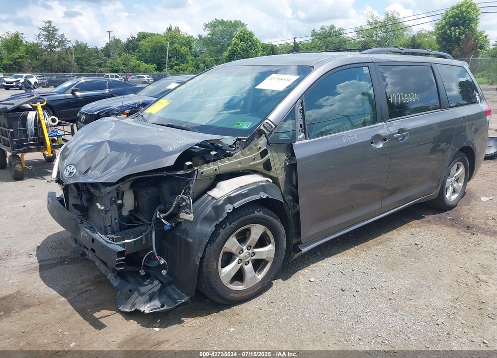 2014 TOYOTA SIENNA LE V6 8 PASSENGER VIN: 5TDKK3DC3ES435091