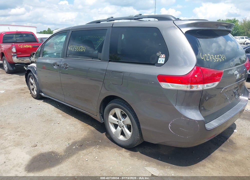 2014 TOYOTA SIENNA LE V6 8 PASSENGER VIN: 5TDKK3DC3ES435091