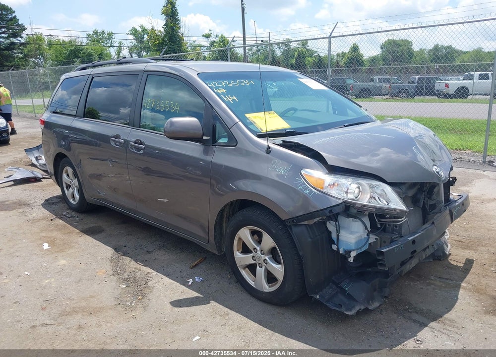 2014 TOYOTA SIENNA LE V6 8 PASSENGER VIN: 5TDKK3DC3ES435091