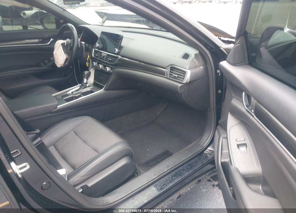 2019 HONDA ACCORD VIN: 1HGCV1F34KA029747