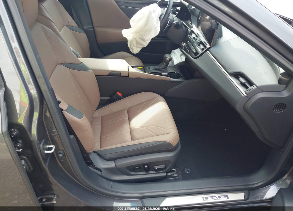 2025 LEXUS ES 300H ULTRA LUXURY VIN: 58AFA1C19SU062451