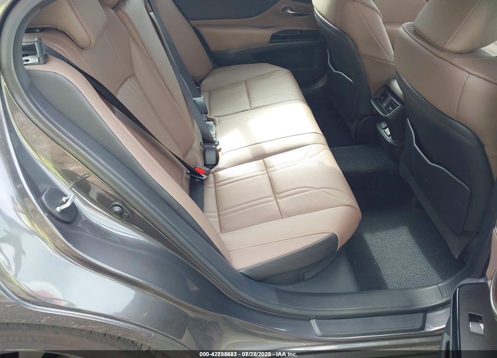 2025 LEXUS ES 300H ULTRA LUXURY VIN: 58AFA1C19SU062451