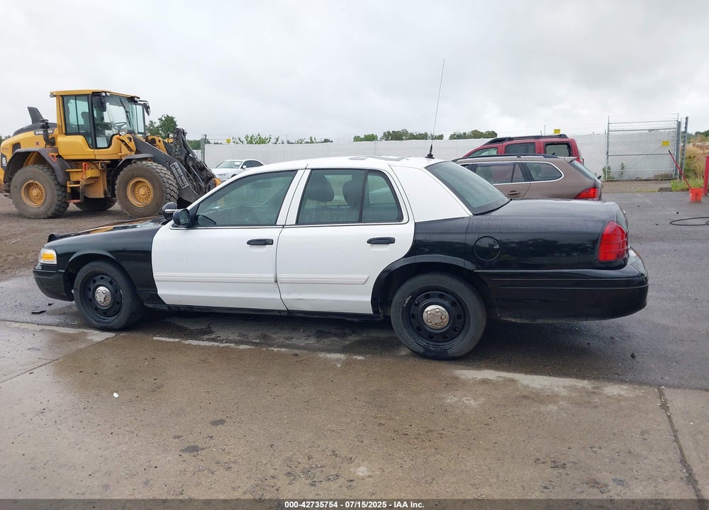 2011 FORD CROWN VICTORIA VIN: 2FABP7BV1BX169640