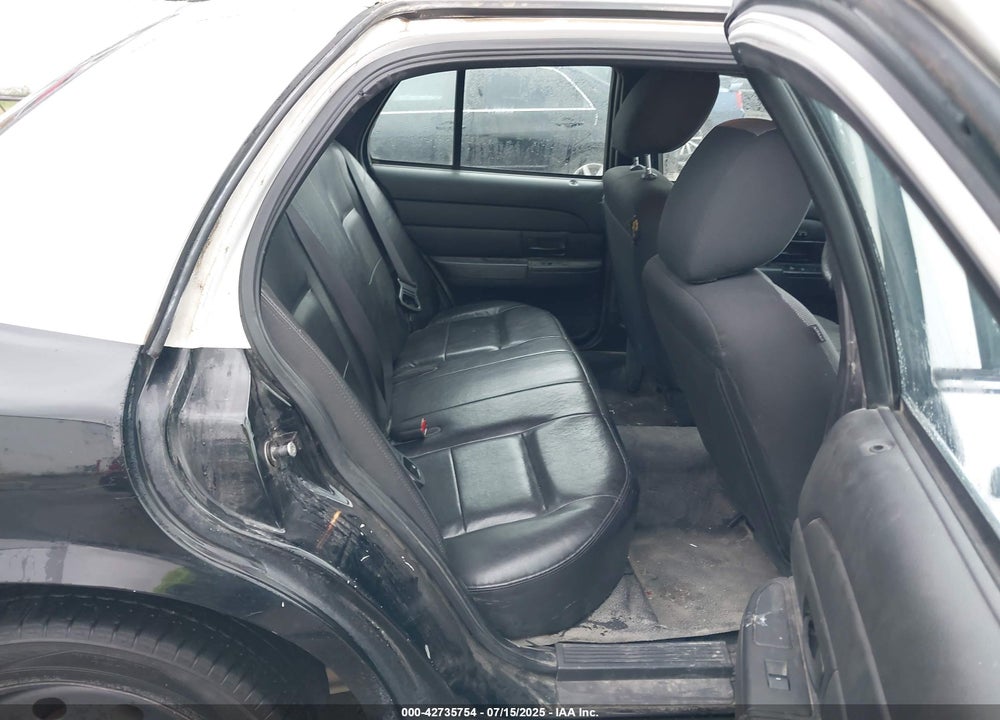 2011 FORD CROWN VICTORIA VIN: 2FABP7BV1BX169640