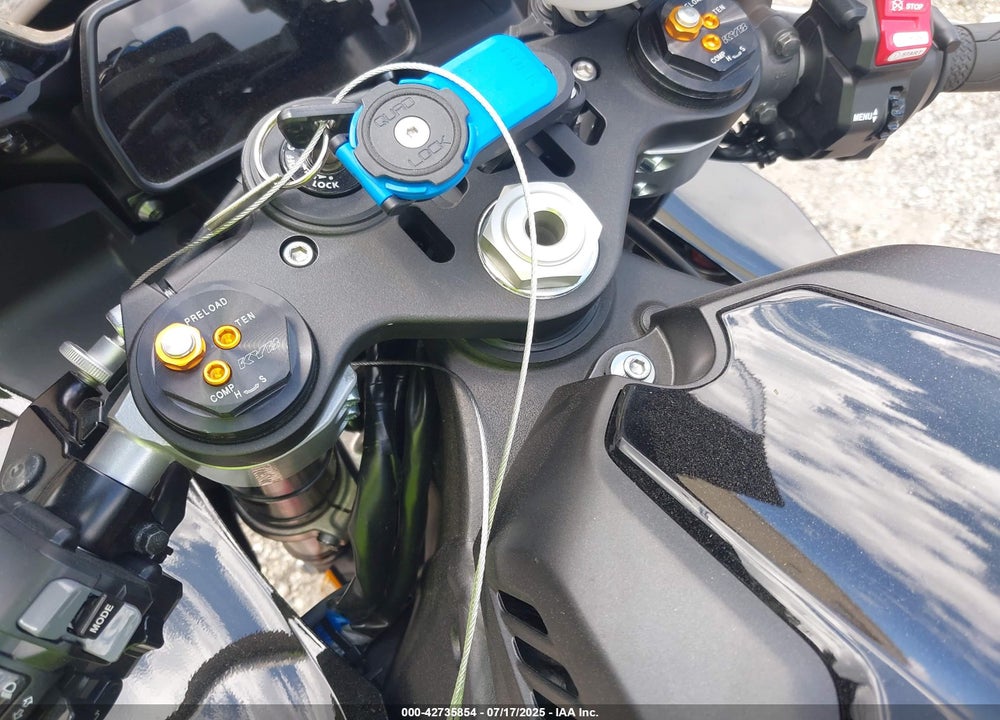 2024 YAMAHA YZFR1 VIN: JYARN66E6RA004779