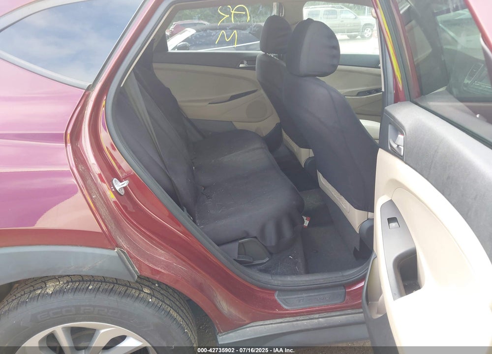 2018 HYUNDAI TUCSON SE VIN: KM8J23A48JU611675