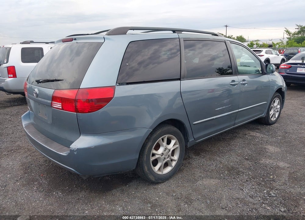 2005 TOYOTA SIENNA XLE VIN: 5TDZA22C25S304944