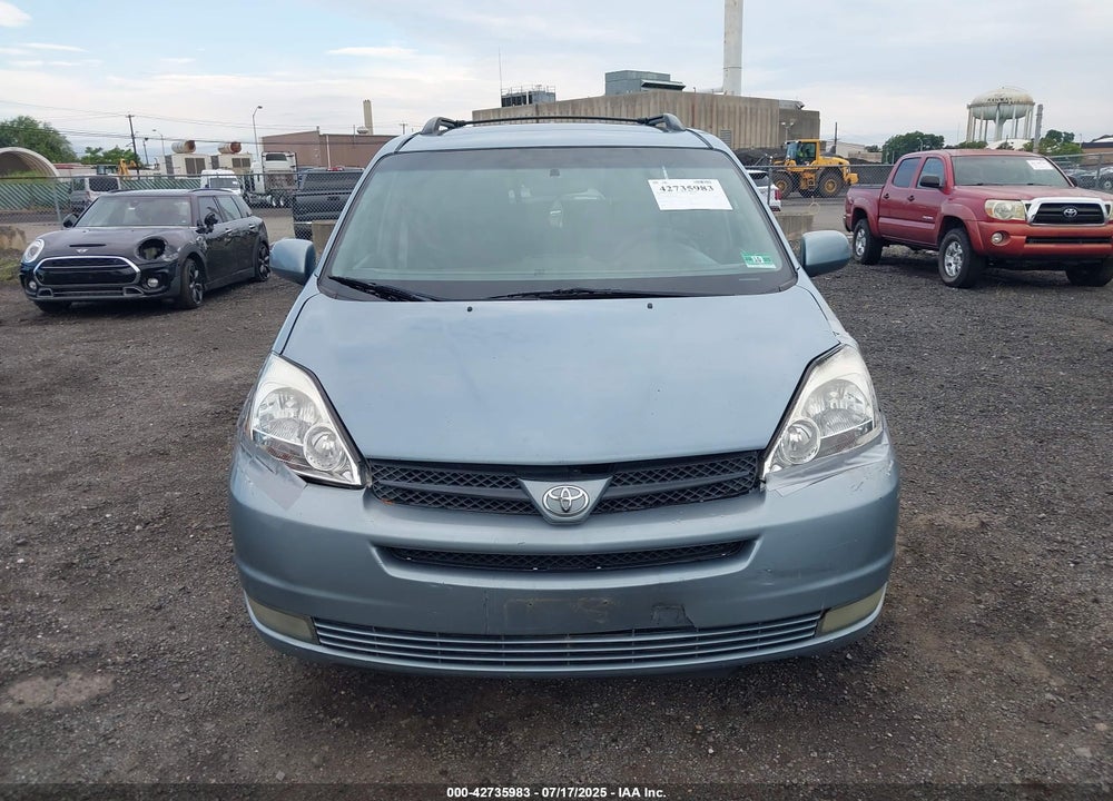 2005 TOYOTA SIENNA XLE VIN: 5TDZA22C25S304944