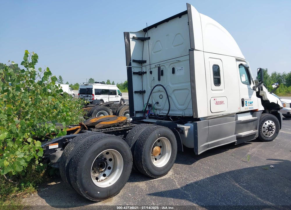 2021 FREIGHTLINER NEW CASCADIA 126 VIN: 3AKJHHDRXMSML1693