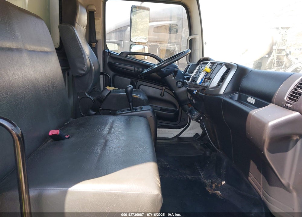2015 HINO 338 VIN: 5PVNV8JP2F4S50410