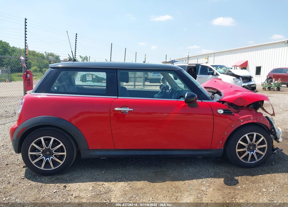 2012 MINI COOPER VIN: WMWSU3C57CT263124