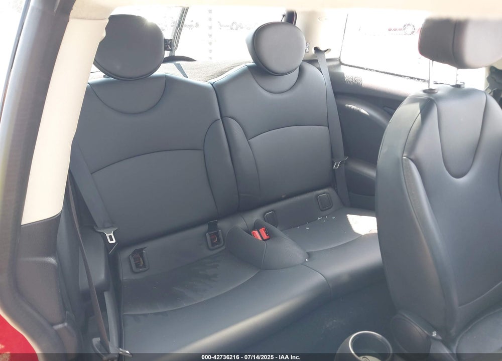 2012 MINI COOPER VIN: WMWSU3C57CT263124