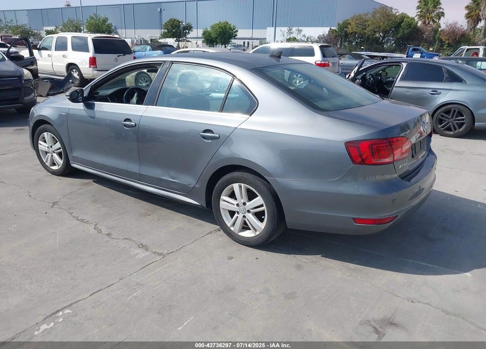 2013 VOLKSWAGEN JETTA HYBRID SEL VIN: 3VW637AJ3DM305798