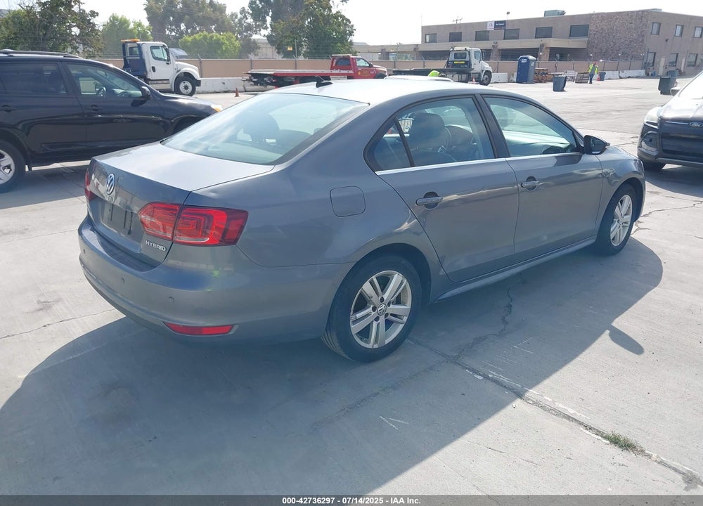 2013 VOLKSWAGEN JETTA HYBRID SEL VIN: 3VW637AJ3DM305798