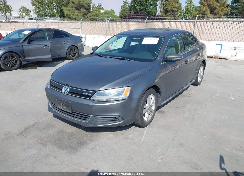 2013 VOLKSWAGEN JETTA HYBRID SEL VIN: 3VW637AJ3DM305798