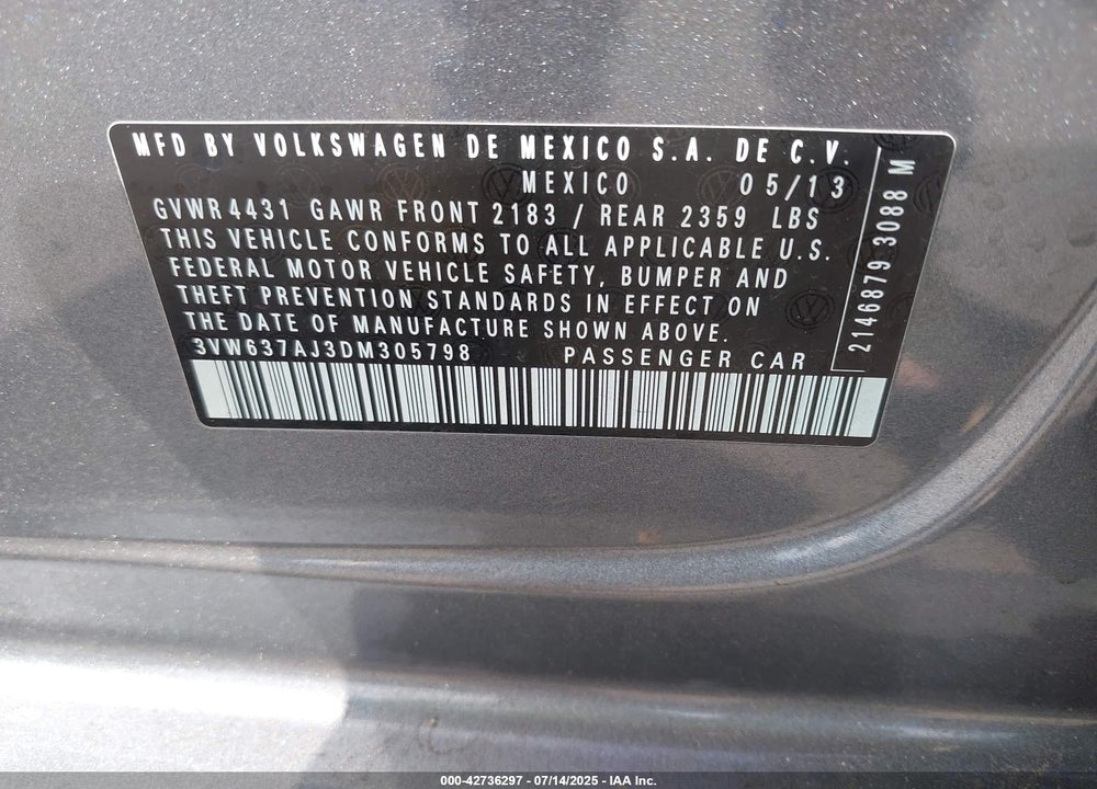 2013 VOLKSWAGEN JETTA HYBRID SEL VIN: 3VW637AJ3DM305798