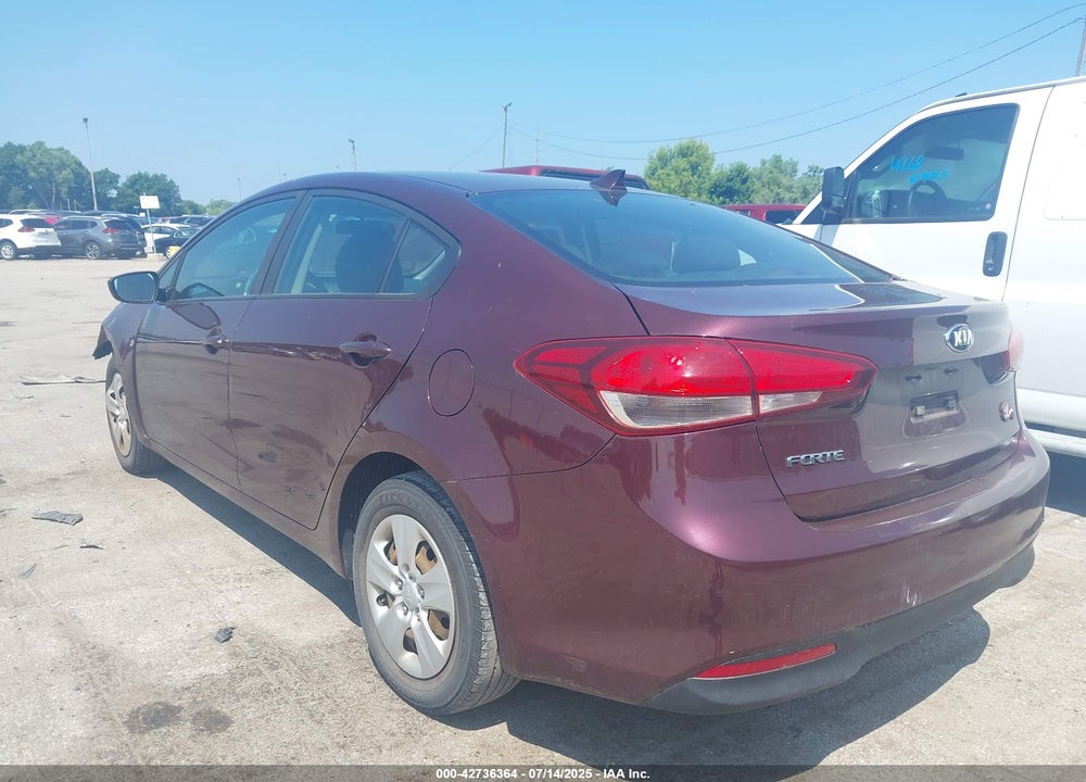 2017 KIA FORTE VIN: 3KPFK4A7XHE122441