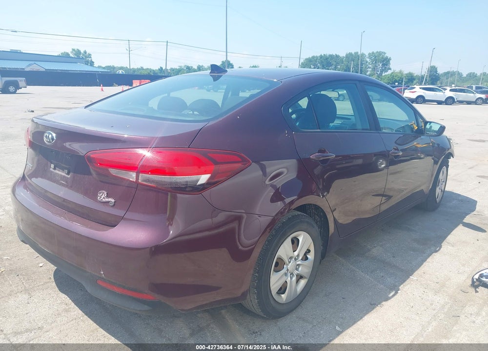 2017 KIA FORTE VIN: 3KPFK4A7XHE122441