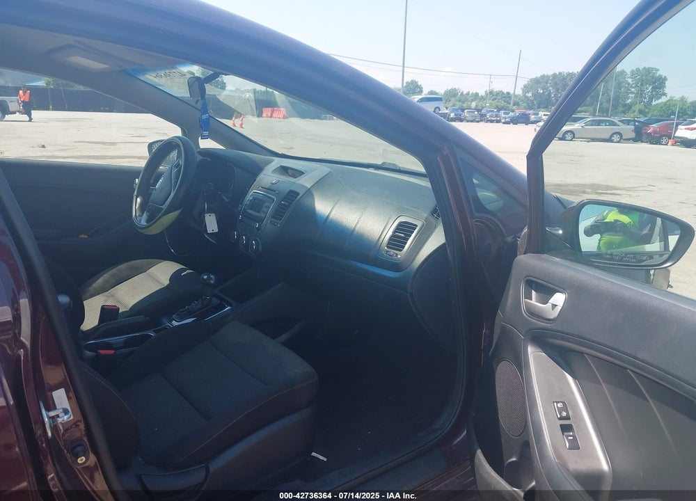 2017 KIA FORTE VIN: 3KPFK4A7XHE122441