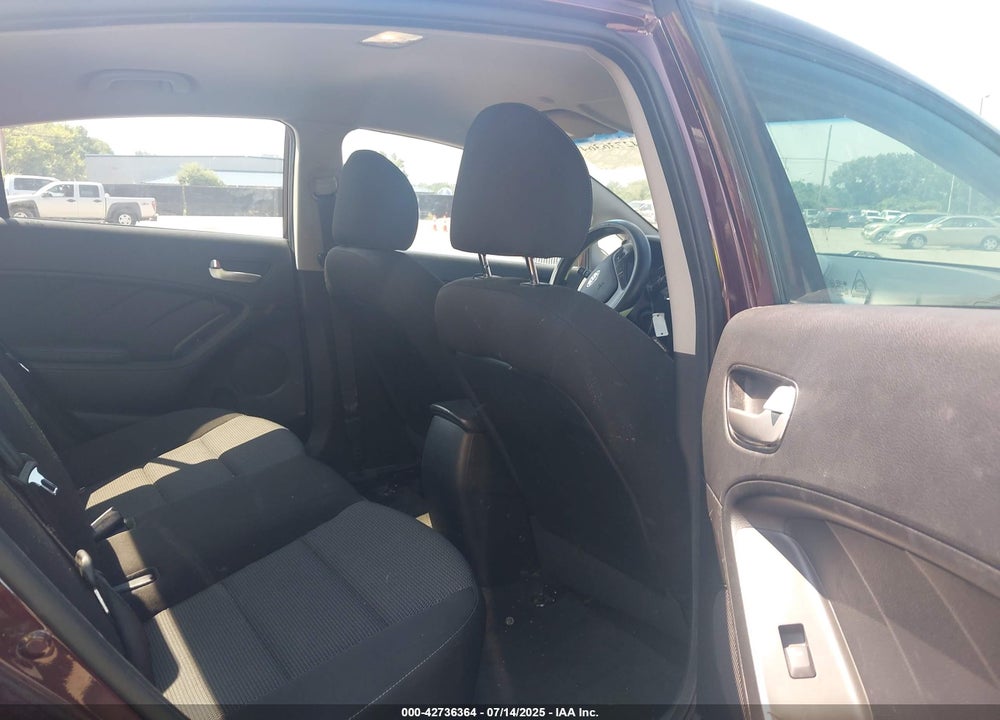 2017 KIA FORTE VIN: 3KPFK4A7XHE122441