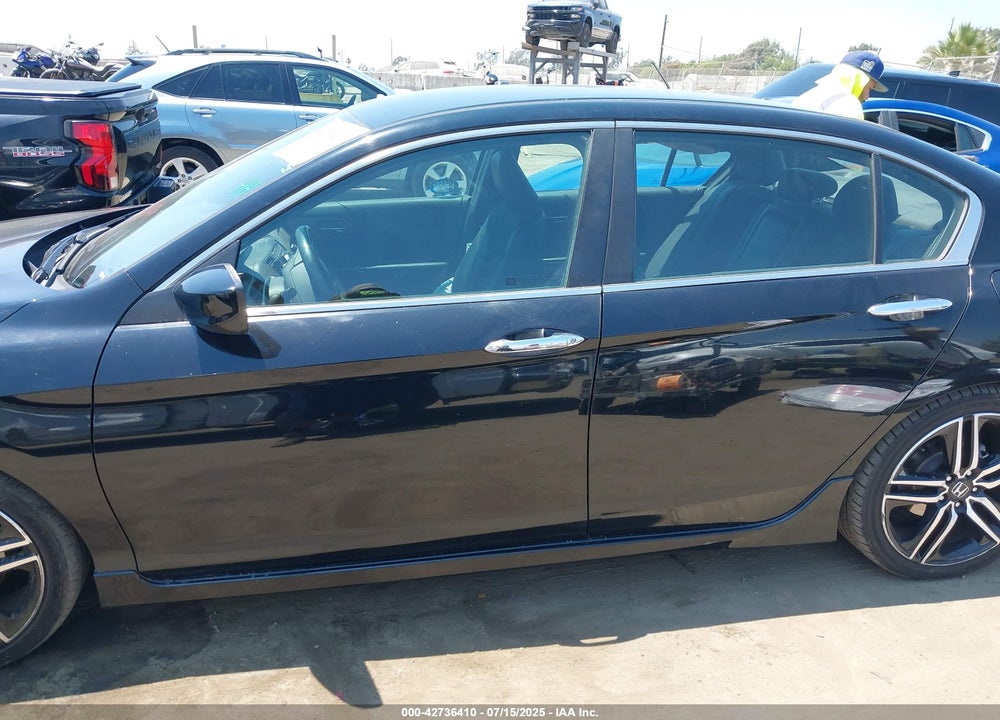 2017 HONDA ACCORD VIN: 1HGCR2F54HA302495