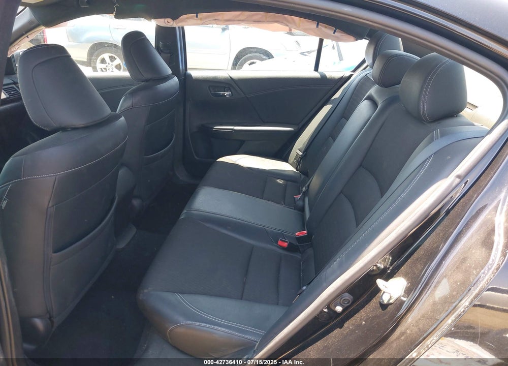 2017 HONDA ACCORD VIN: 1HGCR2F54HA302495