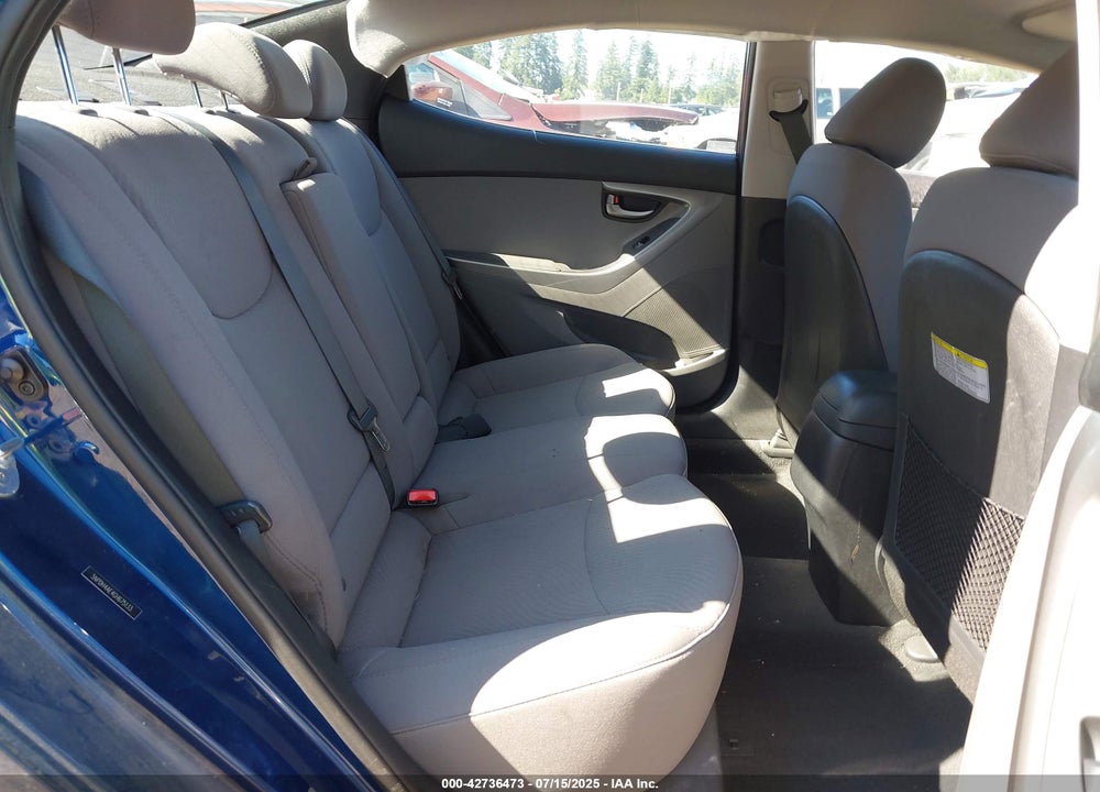 2016 HYUNDAI ELANTRA VIN: 5NPDH4AE4GH675133