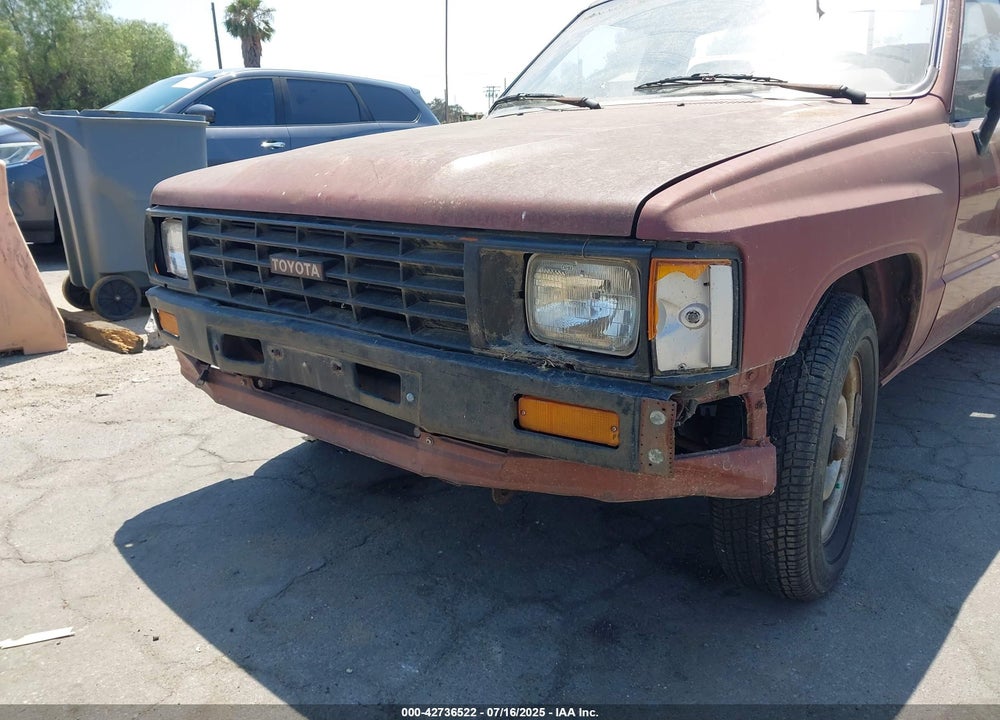 1985 TOYOTA PICKUP 1/2 TON RN55 VIN: JT4RN55R5F0104215