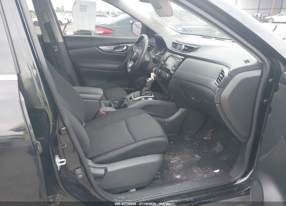 2018 NISSAN ROGUE VIN: KNMAT2MV9JP536810