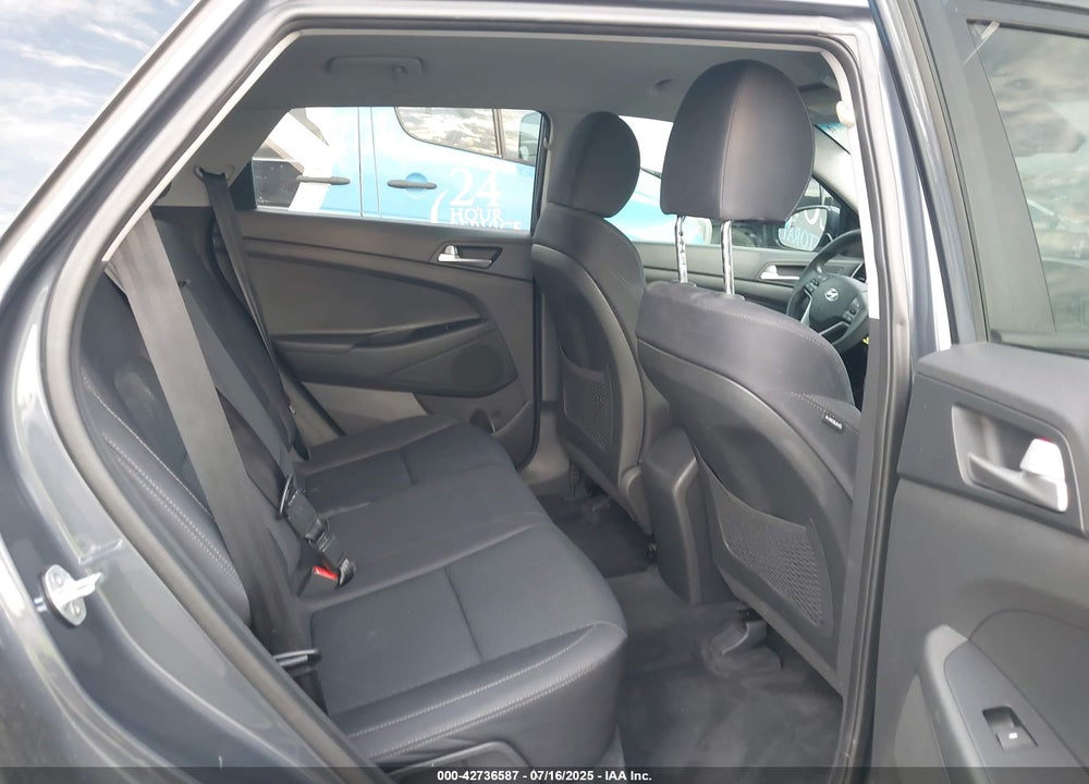 2019 HYUNDAI TUCSON VIN: KM8J23A44KU942609