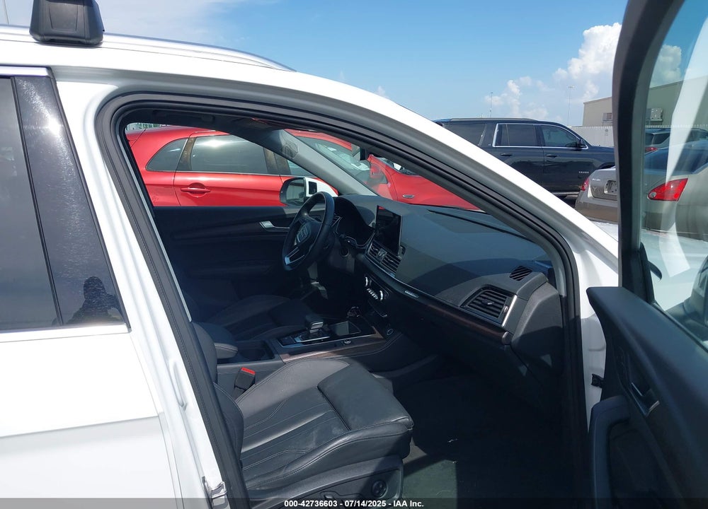 2024 AUDI Q5 VIN: WA1EAAFY1R2083701