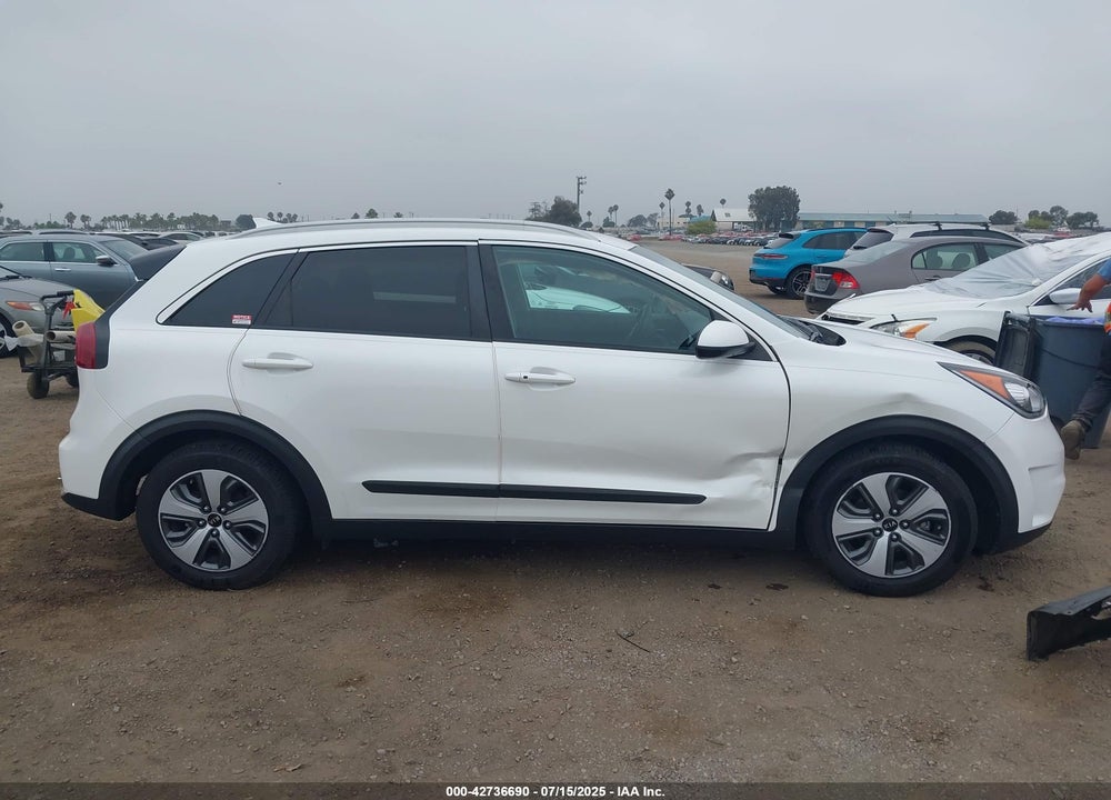 2017 KIA NIRO LX VIN: KNDCB3LC1H5085086