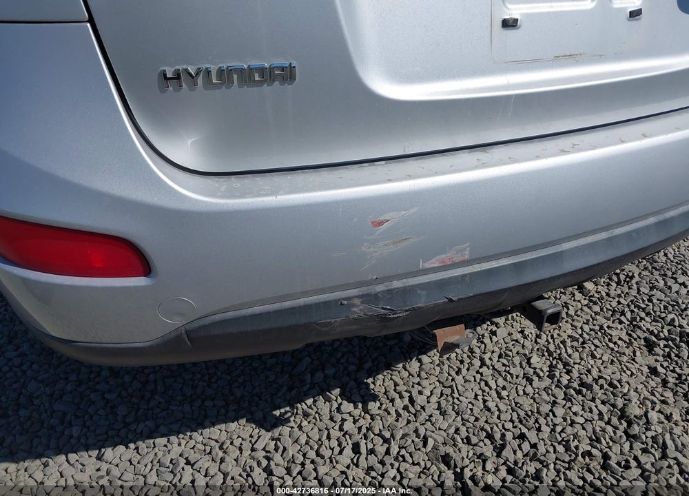 2011 HYUNDAI SANTA FE VIN: 5XYZKDAG8BG077068