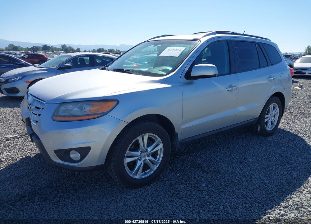2011 HYUNDAI SANTA FE VIN: 5XYZKDAG8BG077068