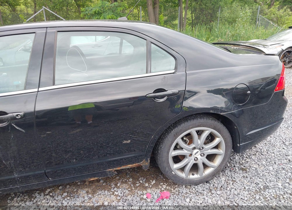2011 FORD FUSION VIN: 3FAHP0HA3BR289492