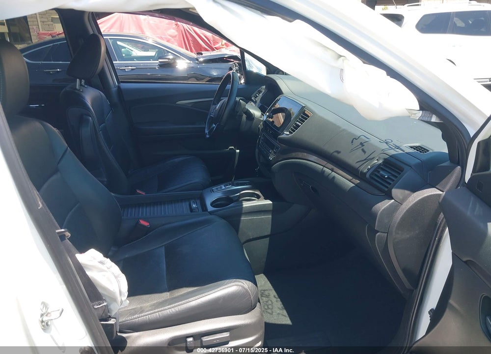 2020 HONDA PASSPORT AWD EX-L VIN: 5FNYF8H56LB008688