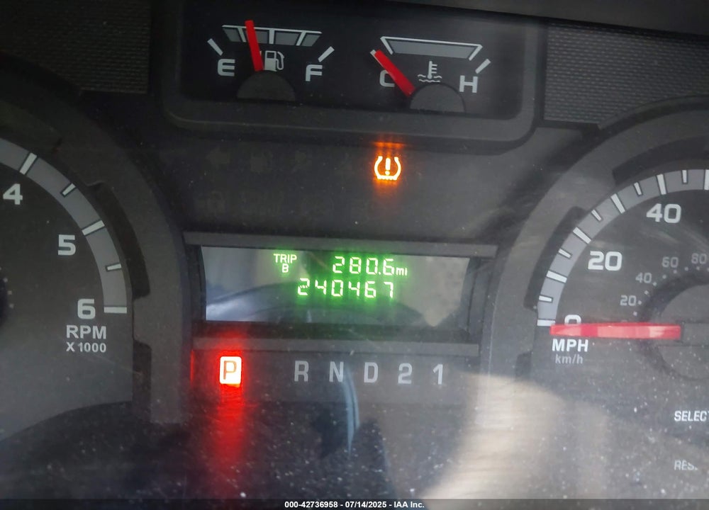 2011 FORD E-150 COMMERCIAL VIN: 1FTNE1EL7BDA52902